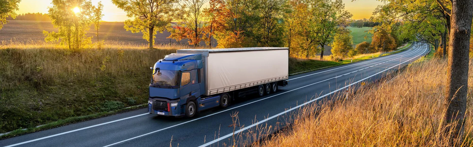Camion tracteur routier neuf Renault Trucks sur route